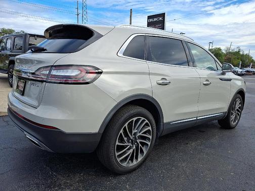 2020 Lincoln Nautilus Reserve