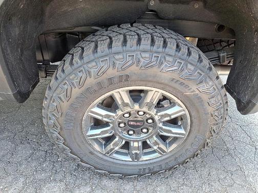 Sterling Metallic 2026 GMC Sierra 1500 AT4X
