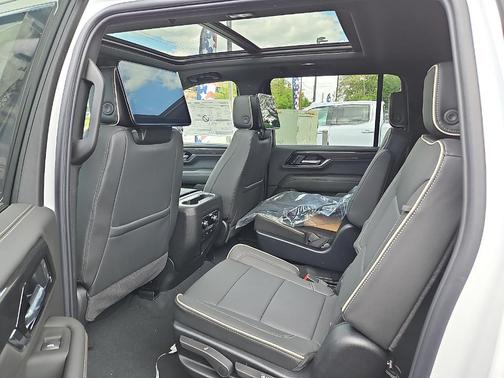 Summit White 2026 GMC Yukon XL Elevation