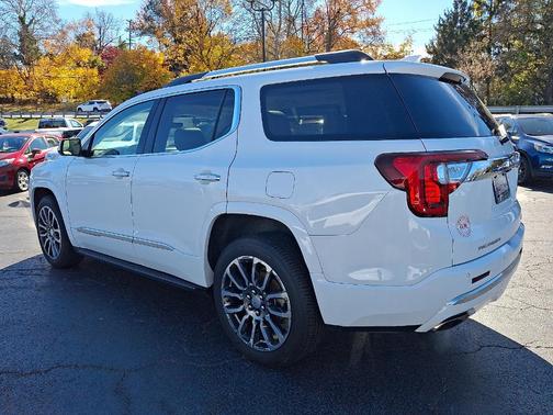2020 GMC Acadia Denali