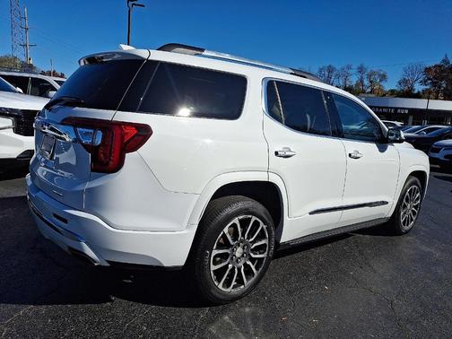 2020 GMC Acadia Denali