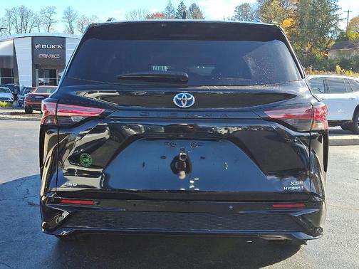 2024 Toyota Sienna XSE 7 Passenger