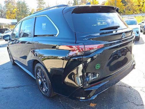 2024 Toyota Sienna XSE 7 Passenger