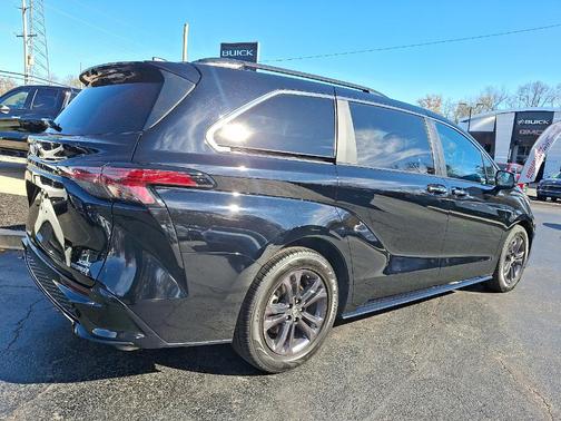 2024 Toyota Sienna XSE 7 Passenger
