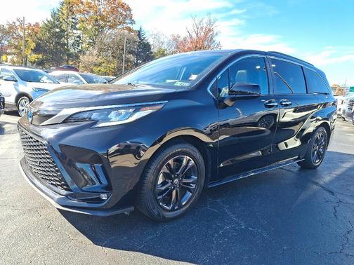 2024 Toyota Sienna XSE 7 Passenger