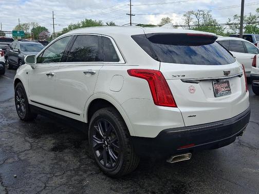 Crystal White Tricoat 2018 Cadillac XT5 Luxury