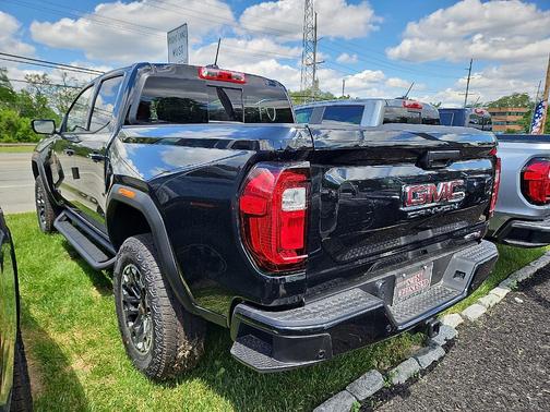 Onyx Black 2026 GMC Canyon AT4