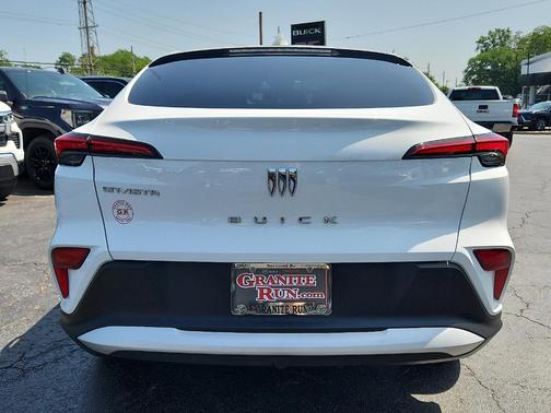 Summit White 2024 Buick Envista Preferred