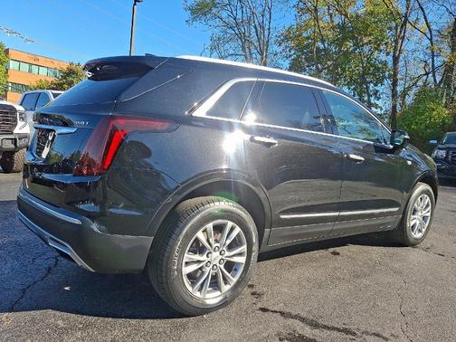 2022 Cadillac XT5 Premium Luxury