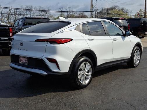 Summit White 2025 Buick Envista Preferred