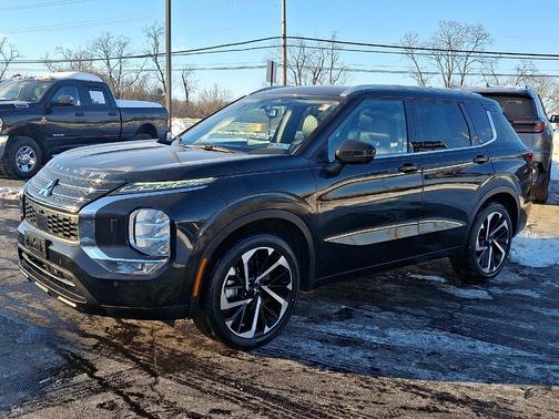 2023 Mitsubishi Outlander SEL