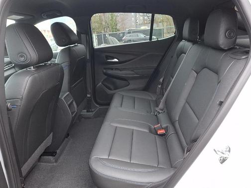 Summit White 2026 Buick Envista Sport Touring