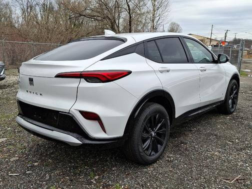 Summit White 2026 Buick Envista Sport Touring