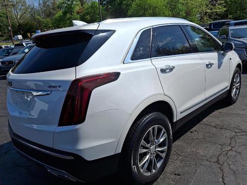Crystal White Tricoat 2022 Cadillac XT5 Premium Luxury