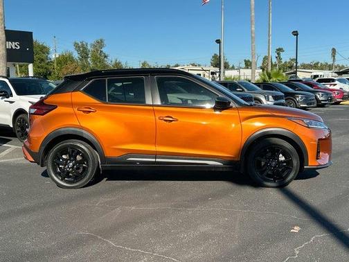 2023 Nissan Kicks SR