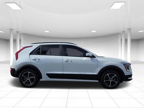 2025 Kia Niro EX