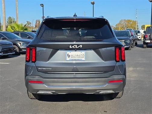 2024 Kia Sorento S