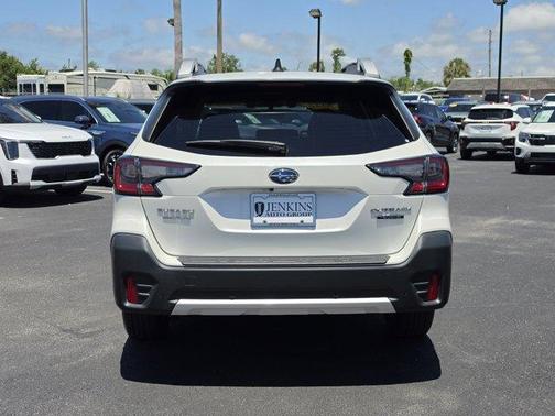 Crystal White Pearl 2022 Subaru Outback Touring