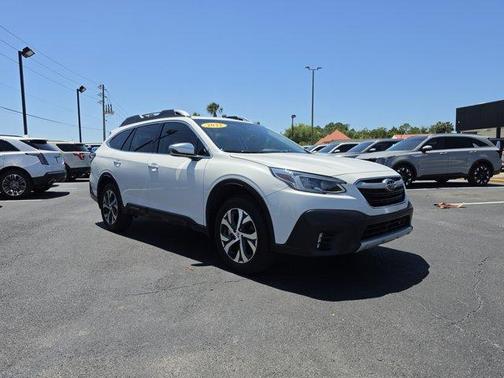 Crystal White Pearl 2022 Subaru Outback Touring