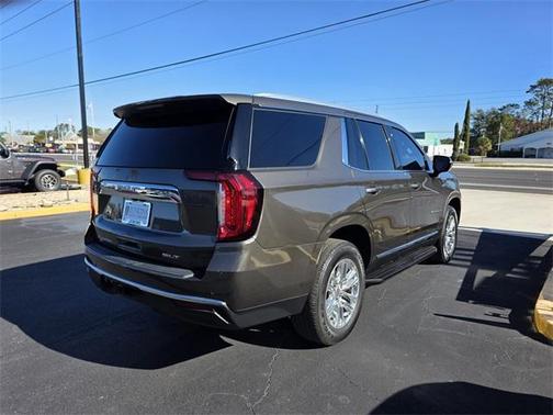 2021 GMC Yukon SLT