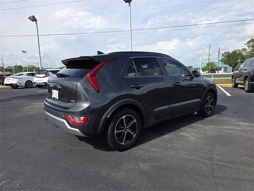 2023 Kia Niro LX