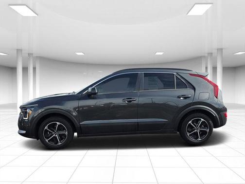 2023 Kia Niro LX