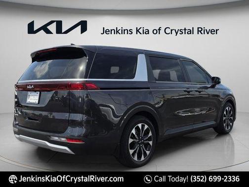 Metal 2024 Kia Carnival EX
