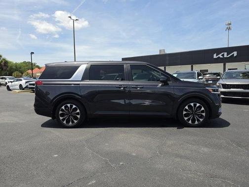 Metal 2024 Kia Carnival EX