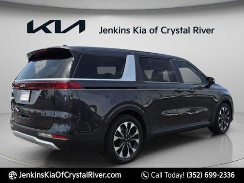 Metal 2024 Kia Carnival EX