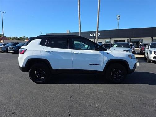 2024 Jeep Compass Trailhawk
