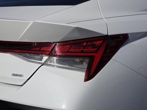 2024 Hyundai ELANTRA HEV Limited