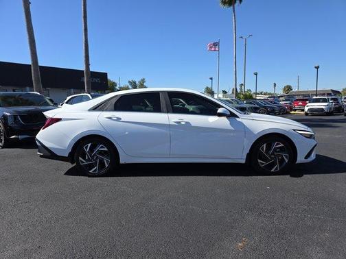 2024 Hyundai ELANTRA HEV Limited