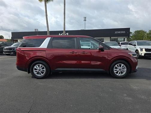 2023 Kia Carnival LX