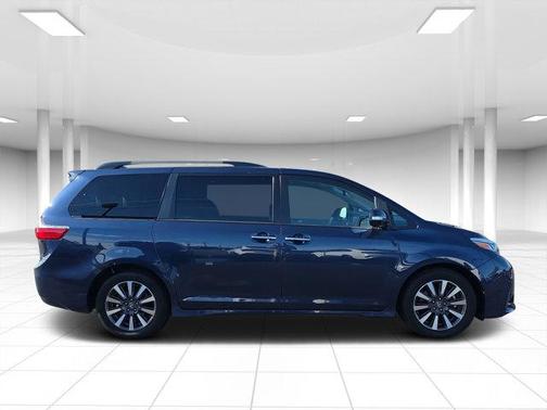 2019 Toyota Sienna L