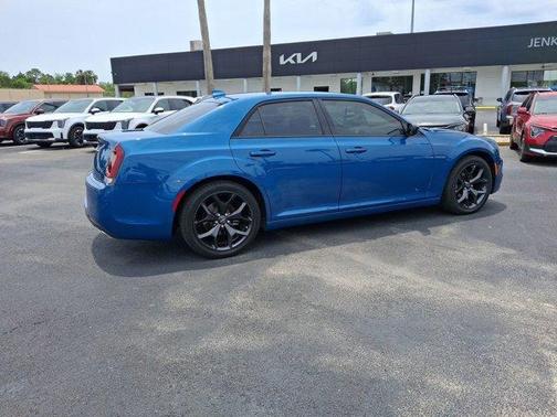 2021 Chrysler 300 Touring