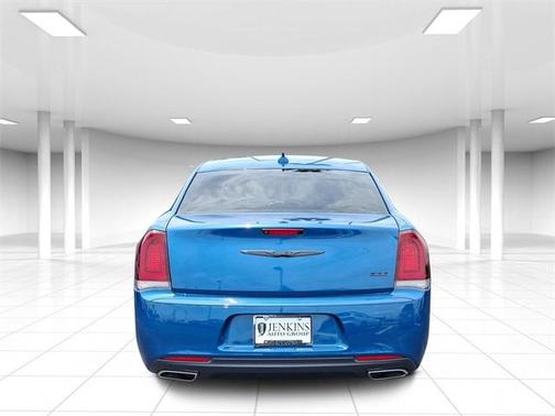 2021 Chrysler 300 Touring