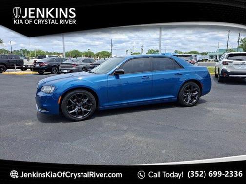 2021 Chrysler 300 Touring