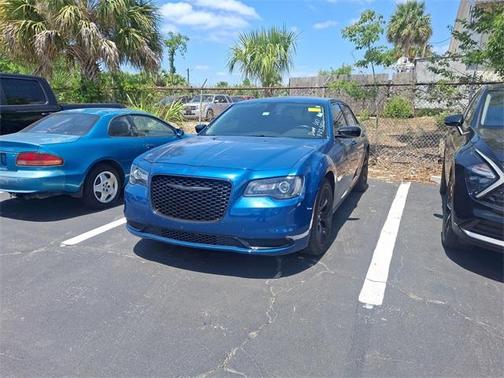 2021 Chrysler 300 Touring