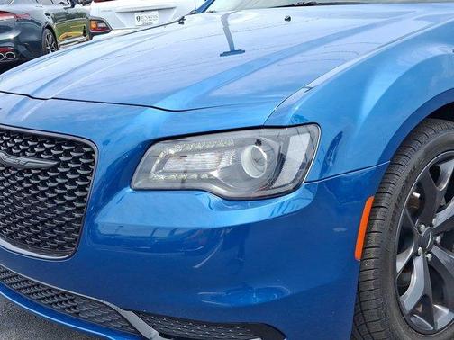 2021 Chrysler 300 Touring