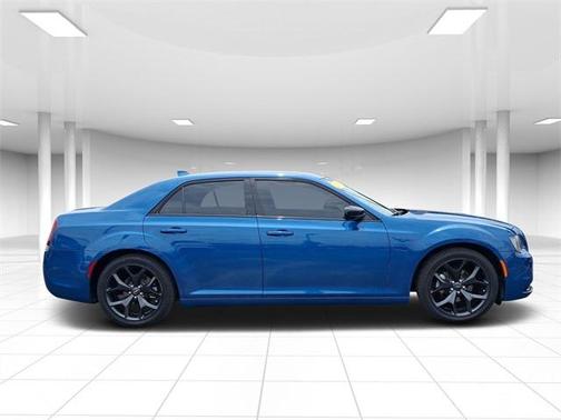 2021 Chrysler 300 Touring