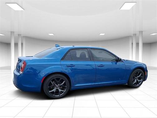 2021 Chrysler 300 Touring