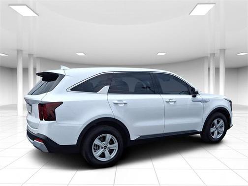 2025 Kia Sorento LX