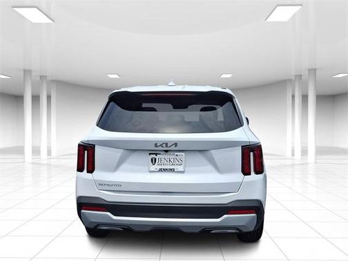 2025 Kia Sorento LX