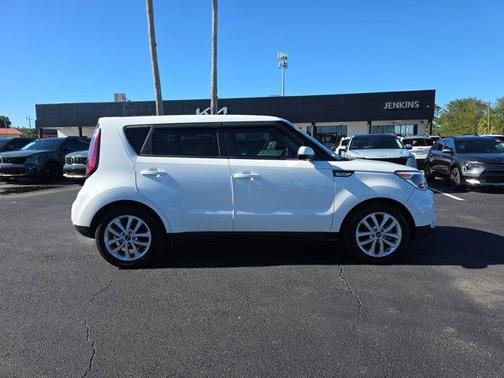 2017 Kia Soul +
