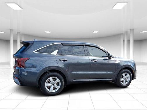 2024 Kia Sorento LX