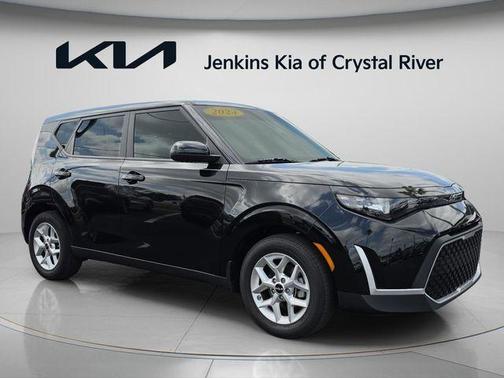 Fusion Orange 2024 Kia Soul LX