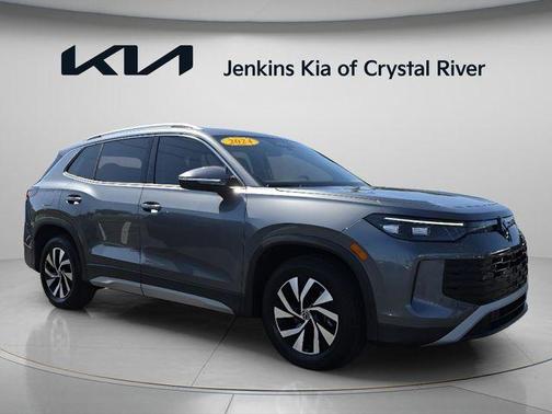 Platinum Gray Metallic 2025 Volkswagen Tiguan 2.0T S