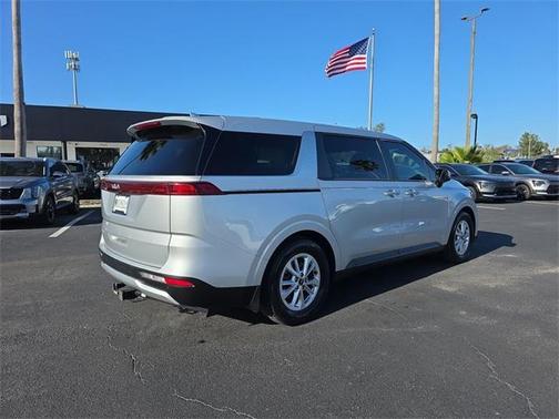 2023 Kia Carnival LX