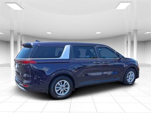 2023 Kia Carnival LX