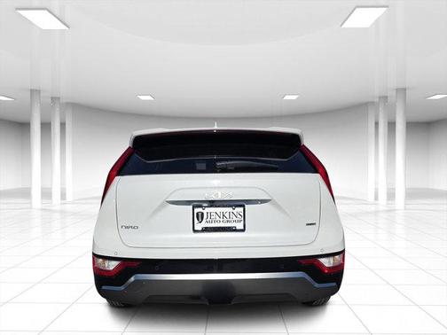 2024 Kia Niro SX